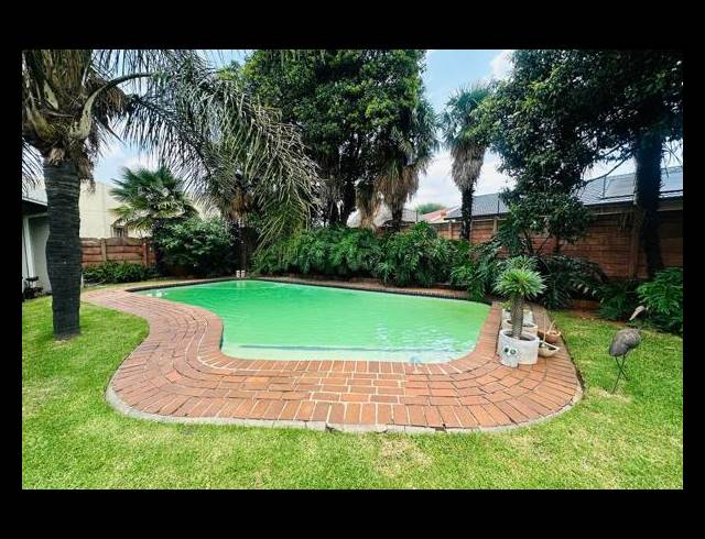 4 BEDROOM FREEHOLD FOR SALE IN VERWOERDPARK